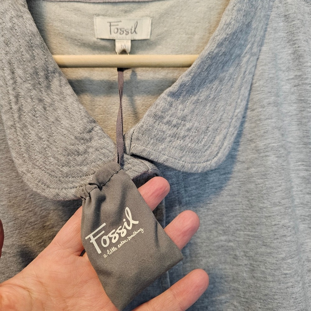 Fossil NEW Gray Button Short Sleeve Top Jacket Cropped Boxy Pockets‎ Size Medium - Picture 6 of 9